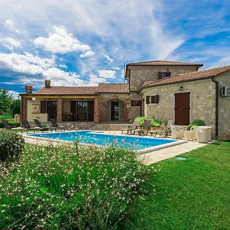 Jelena Дом отдыха *